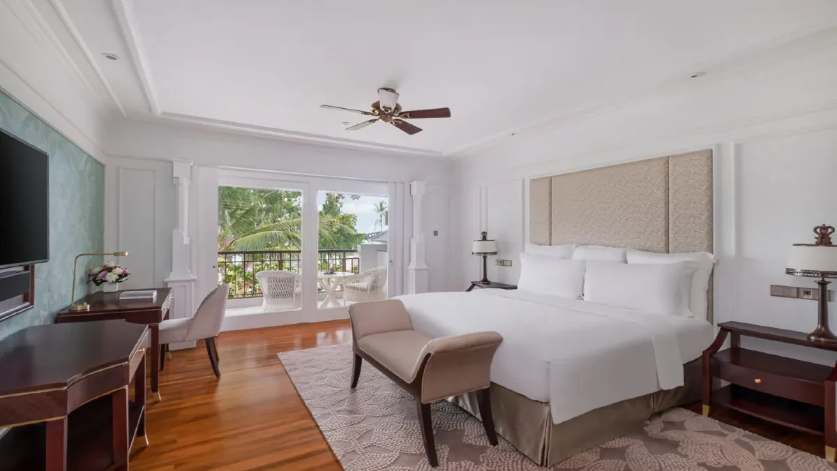 Bukit Suite Club Lounge Access