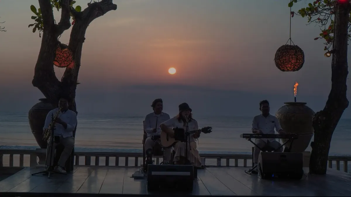 Sunset Beach Bar & Grill