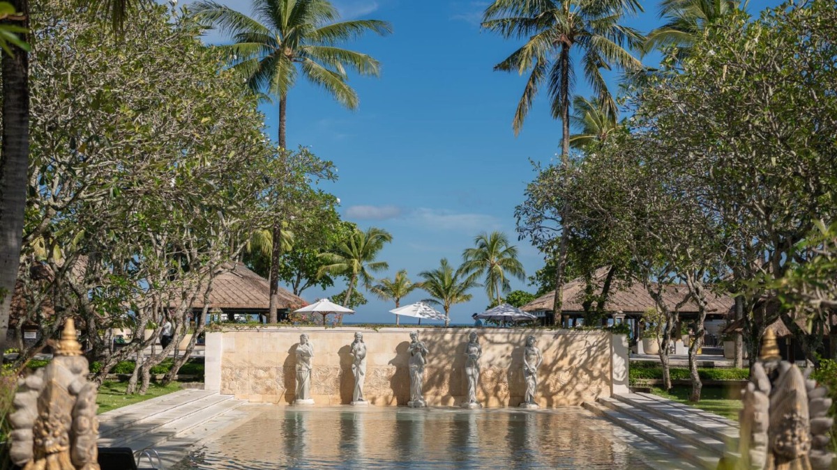 Балийская баня и бассейн